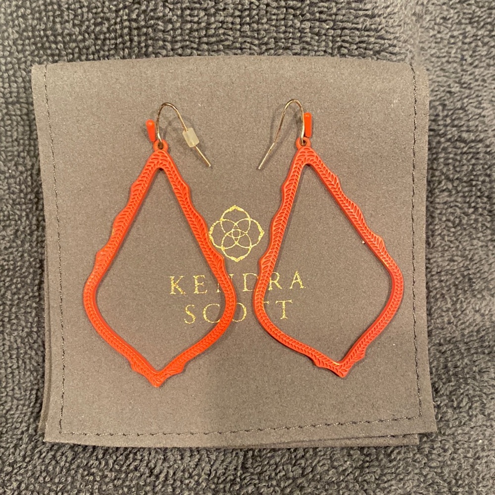 Kendra Scott dangles